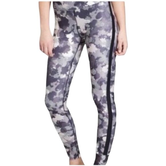 Joy Lab Black and Gray Camo Mid Rise Ankle Leggings - Picture 3 of 7
